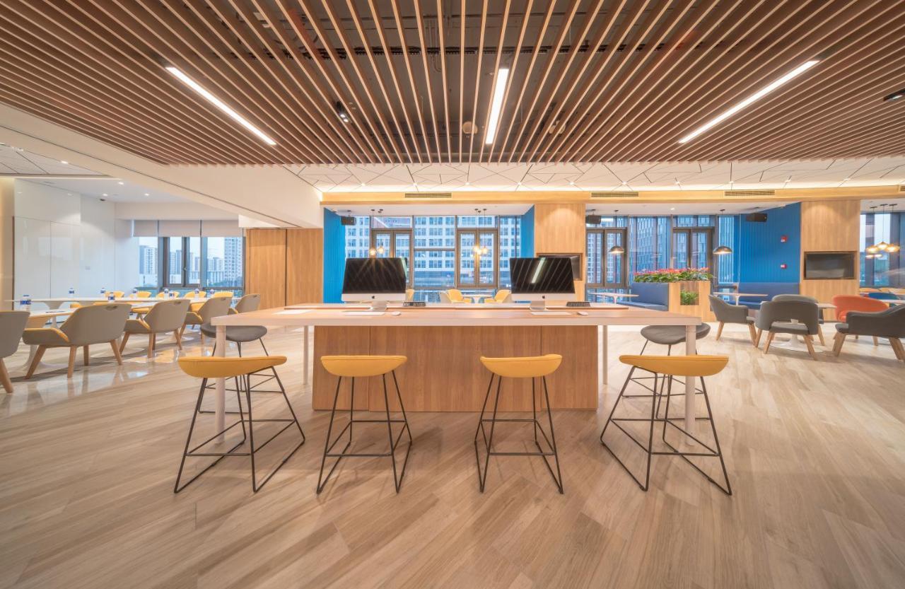 Holiday Inn Express Shanghai Huijin By Ihg Экстерьер фото