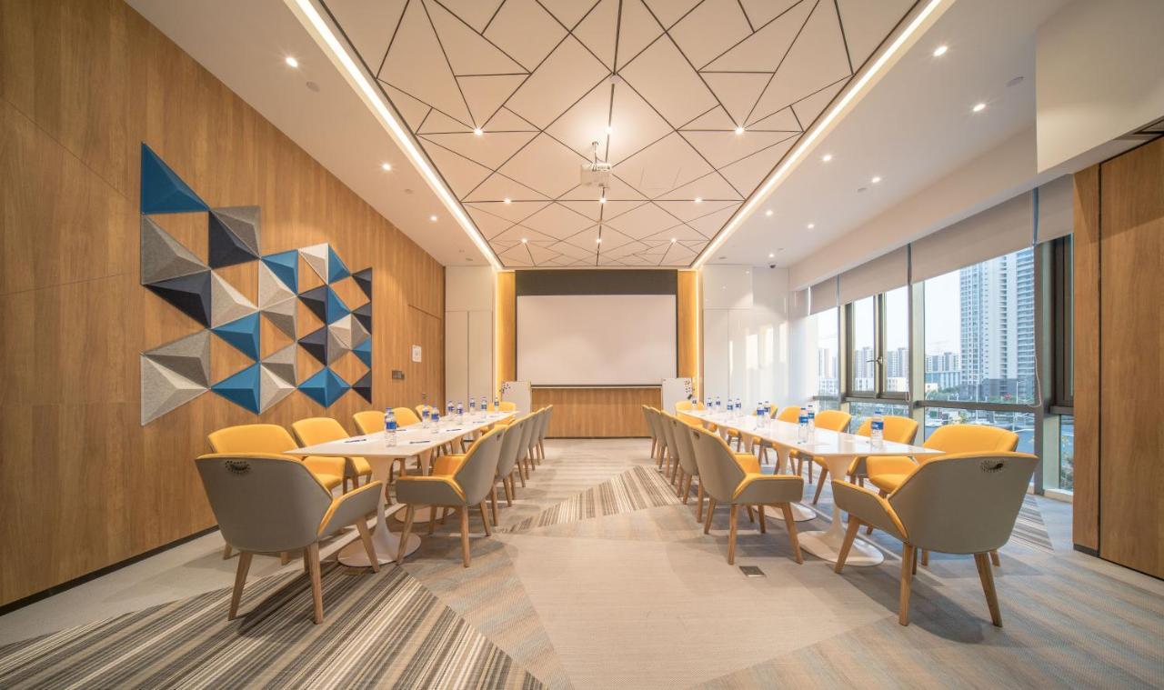 Holiday Inn Express Shanghai Huijin By Ihg Экстерьер фото