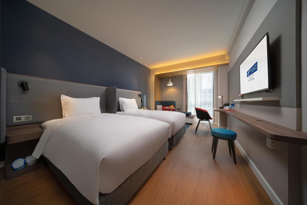 Holiday Inn Express Shanghai Huijin By Ihg Экстерьер фото