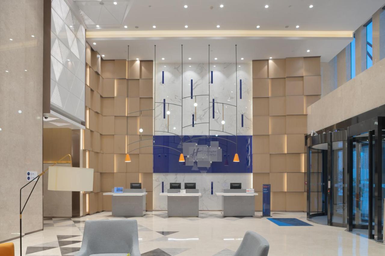 Holiday Inn Express Shanghai Huijin By Ihg Экстерьер фото