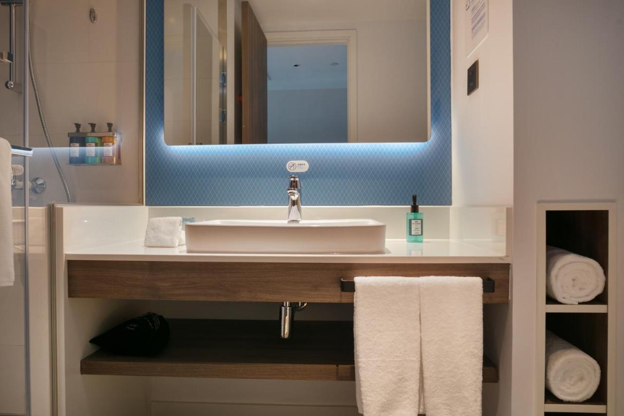 Holiday Inn Express Shanghai Huijin By Ihg Экстерьер фото